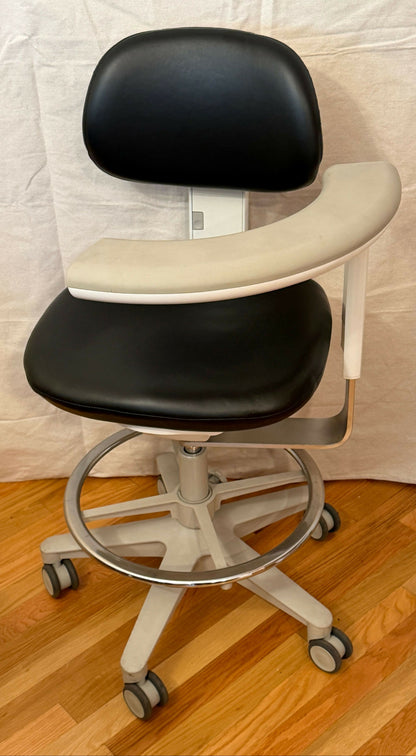A-DEC 522 ASSISTANTS STOOL