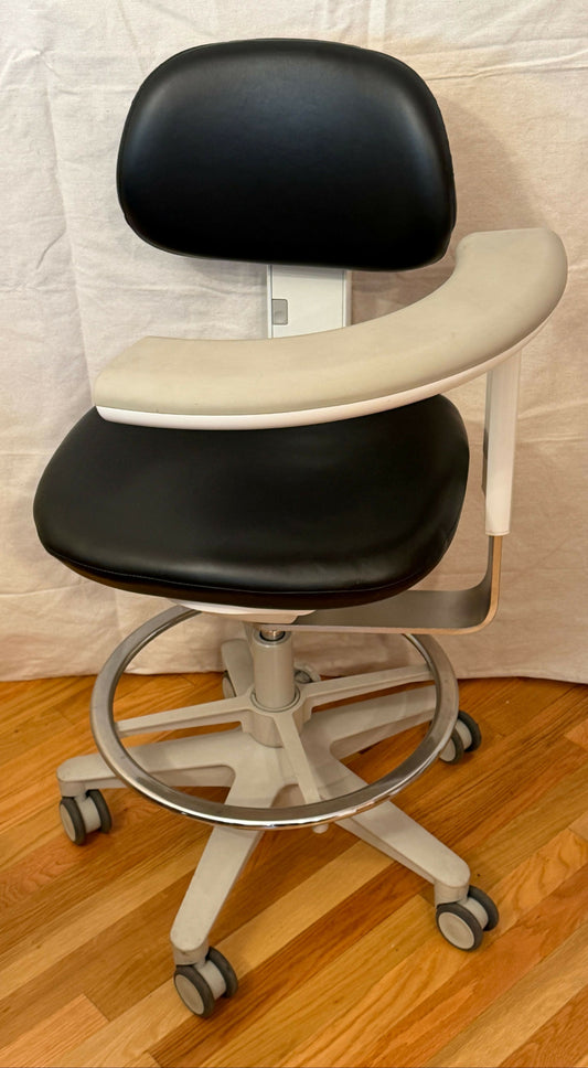 A-DEC 522 ASSISTANTS STOOL